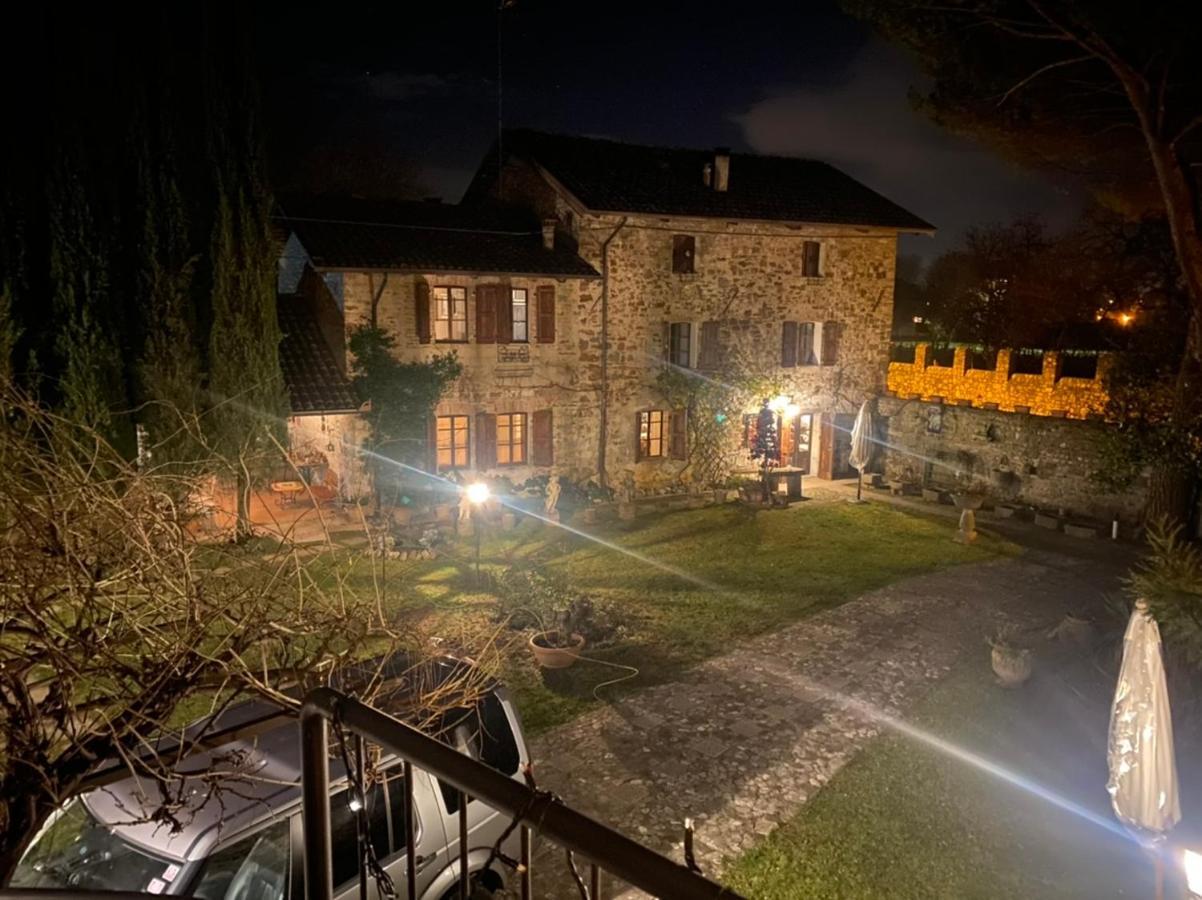 B&B La Casa Del Sole Manzano Bagian luar foto