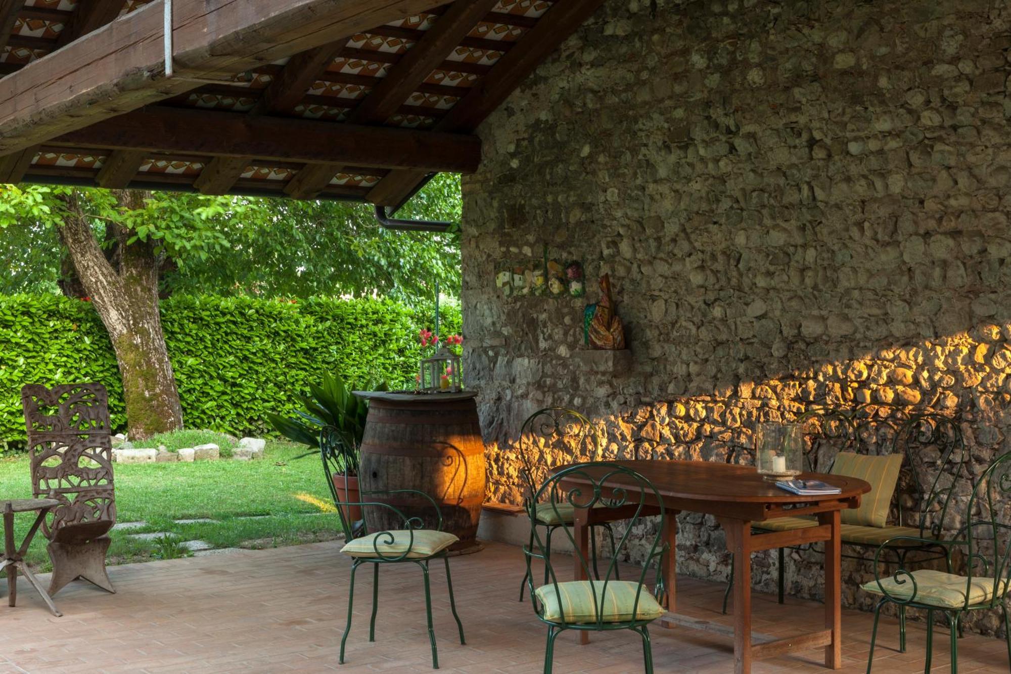 B&B La Casa Del Sole Manzano Bagian luar foto