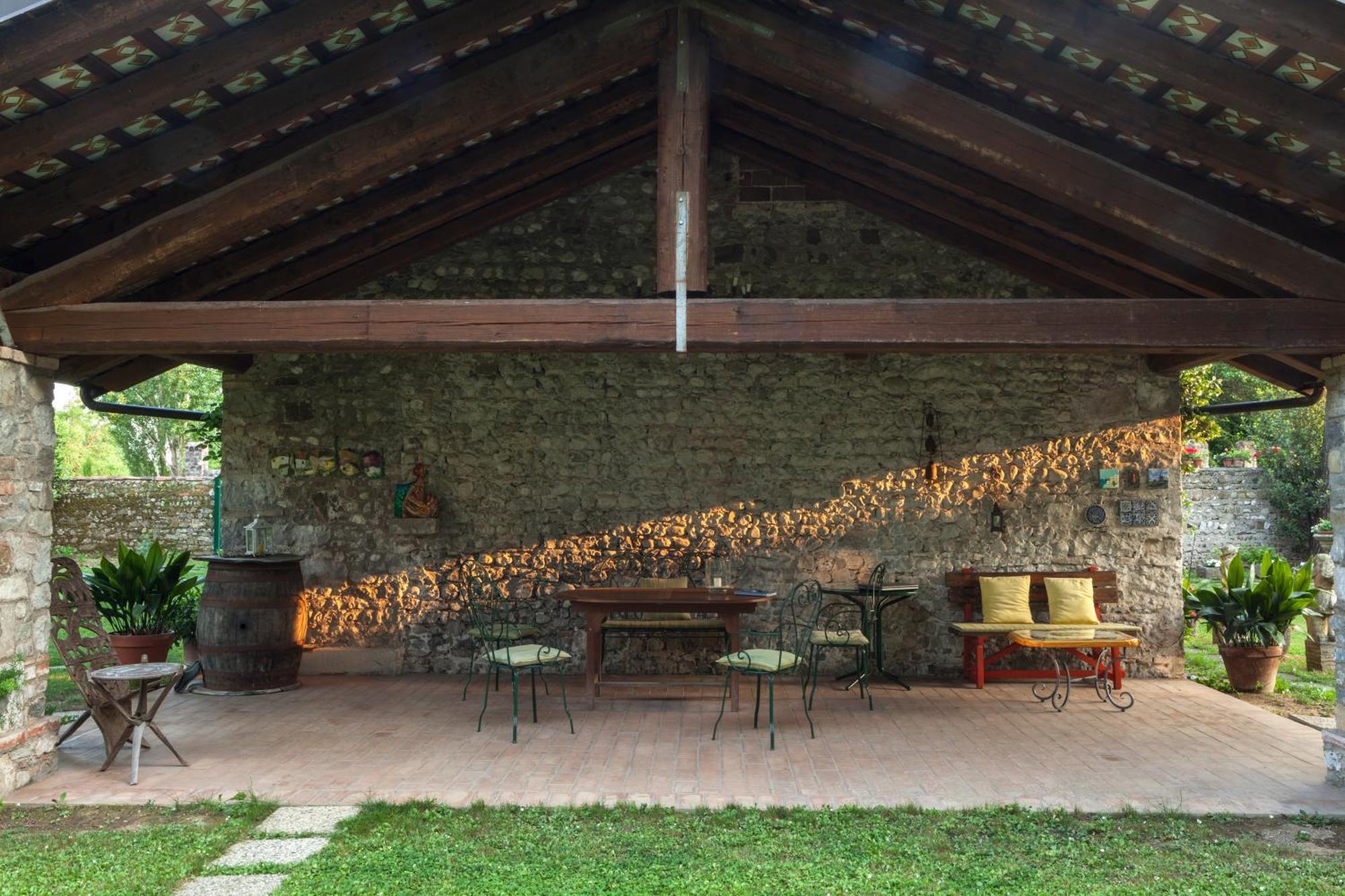 B&B La Casa Del Sole Manzano Bagian luar foto